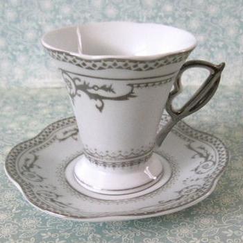 Cup & Saucer Vintage D'lus..